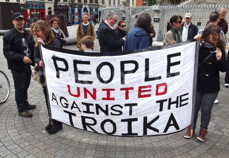 1370188182-irish-march-in-solidarity-against-the-troika_2111544