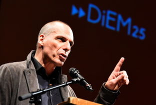 Intervista a Yanis Varoufakis. La democrazia dei liberi e dei poveri in Europa